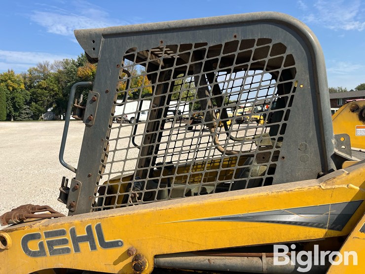 2014-gehl-r135-image-18