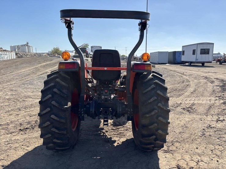 2021-kubota-l4701d-image-9