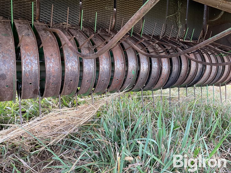 2000-john-deere-566-image-19