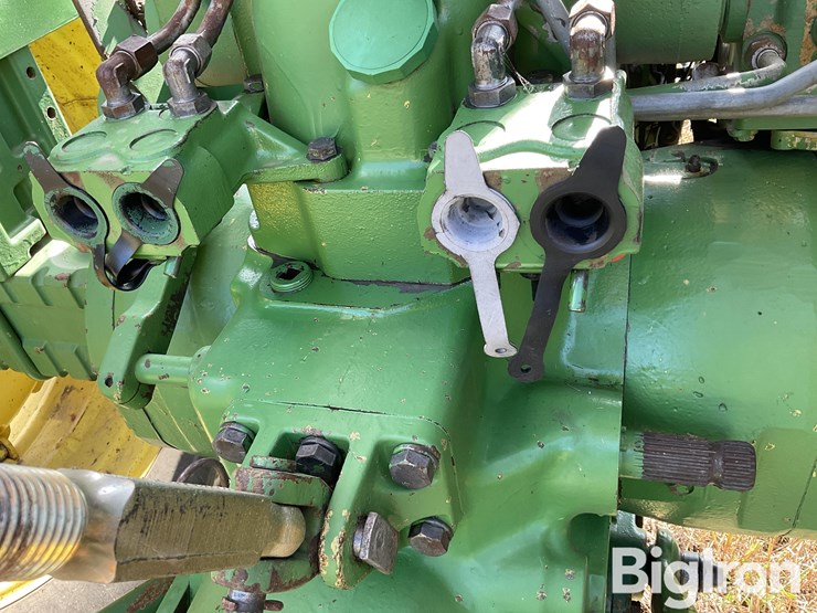 1980-john-deere-2940-image-12