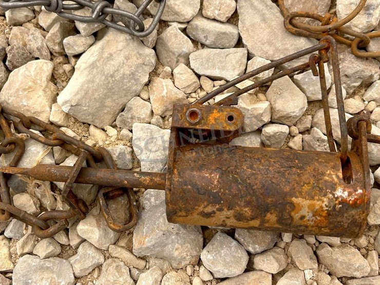 group-of-48-victor-double-coil-spring-traps-image-7