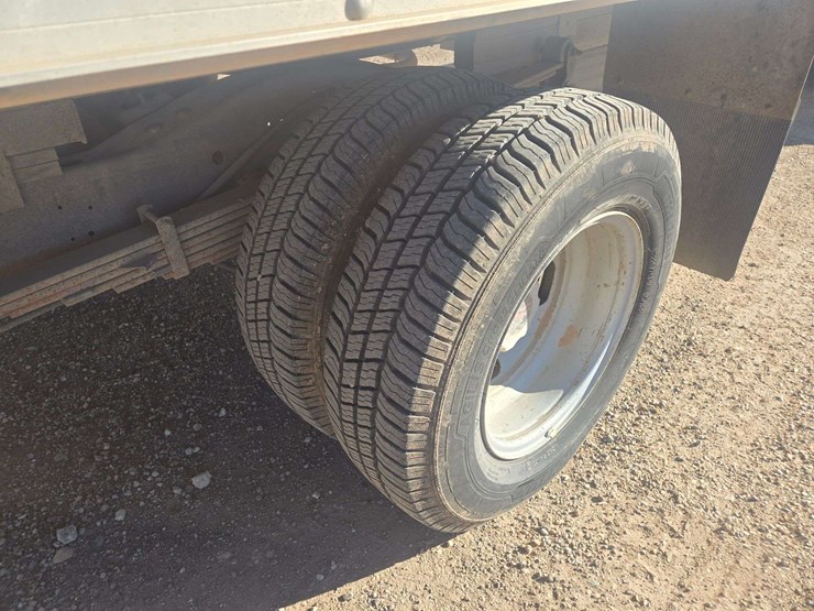 2003-gmc-3500-image-6