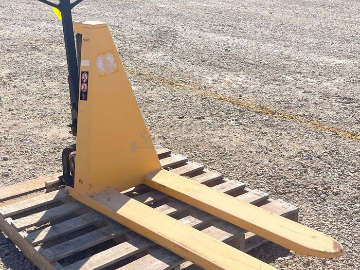 wesco-2,200-lb.-high-lift-pallet-jack-image-2