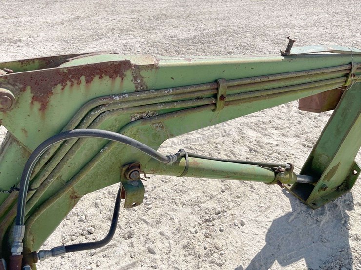 john-deere-148-image-13