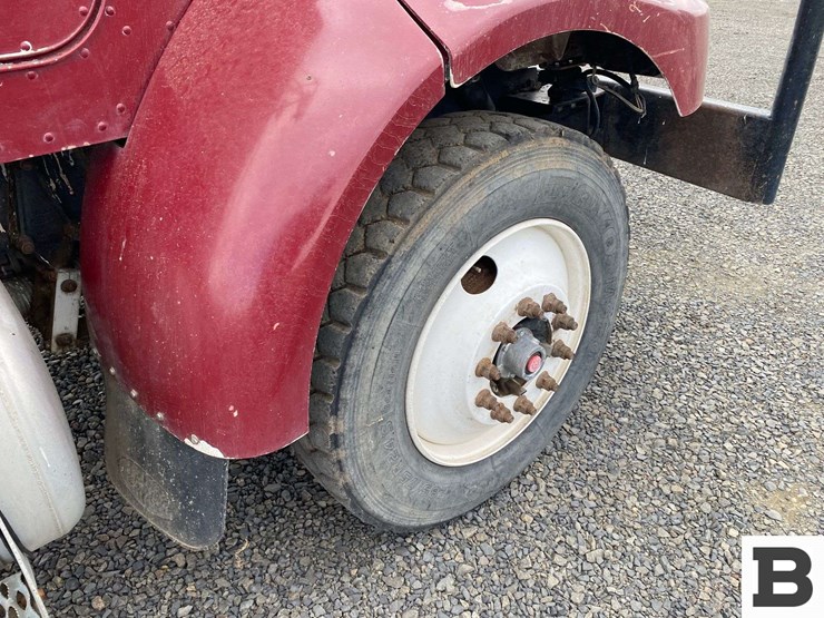 2003-peterbilt-330-image-20