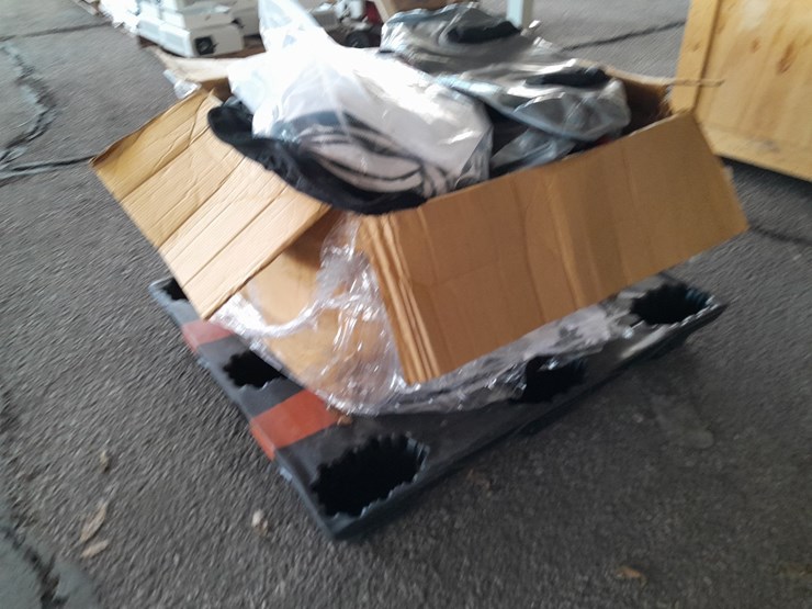 lot#--epic-outdoor-cinema-projector-screens-image-1