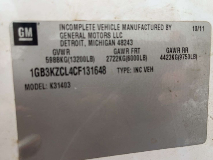 2012-chevrolet-3500-image-30