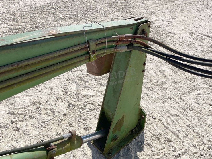 john-deere-148-image-14