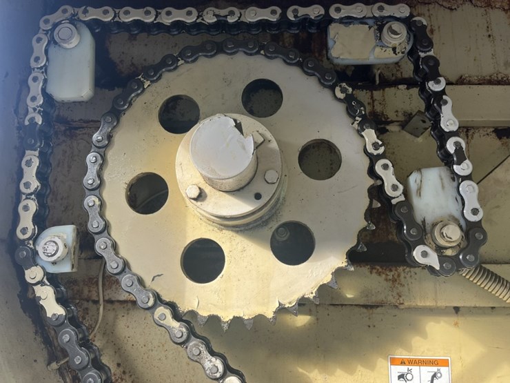 2011-international-7600-image-82