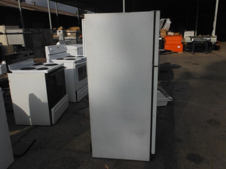 lot#---general-electric-refrigerator-image-3