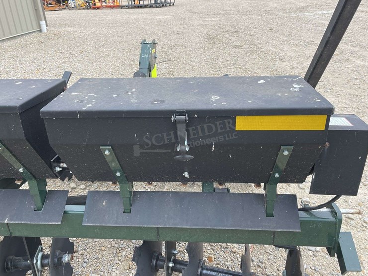 unused-plotmaster-6'-3-pt.-food-plot-disc-seeder,-from-the-estate-of-dr.-ken-buchmann-image-11