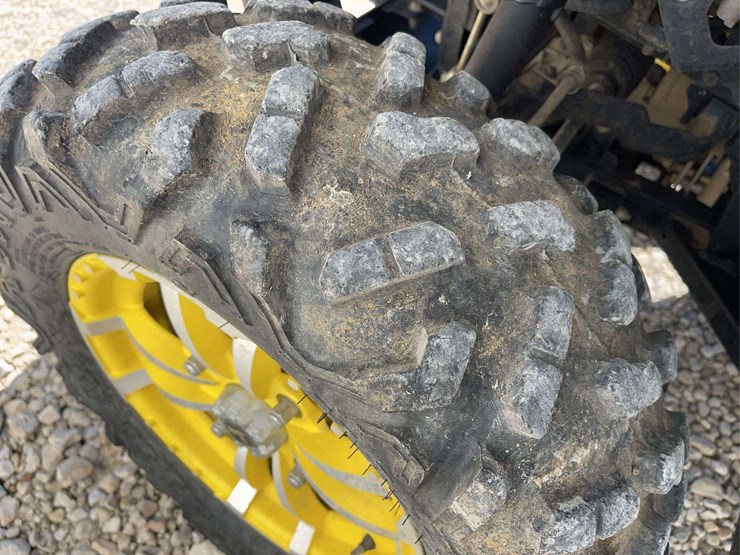 2016-john-deere-gator-image-25