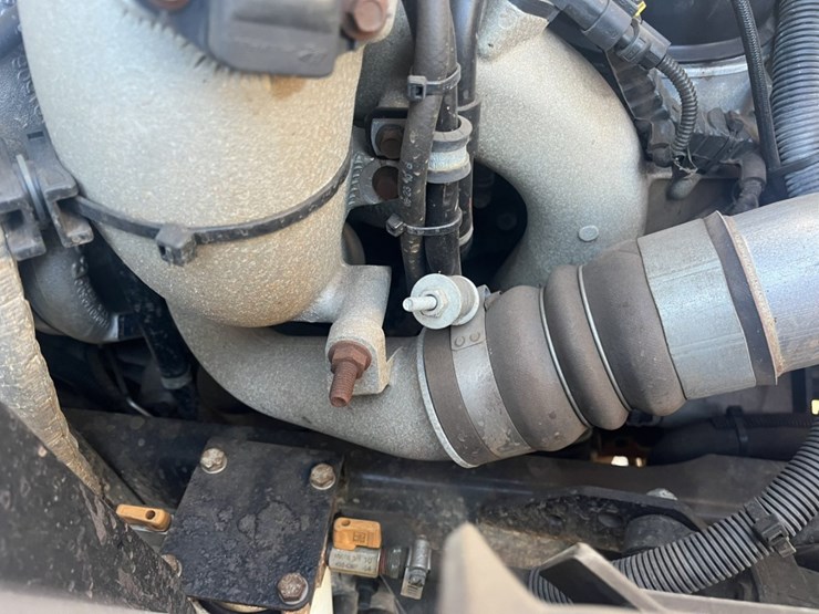 2011-international-7600-image-26