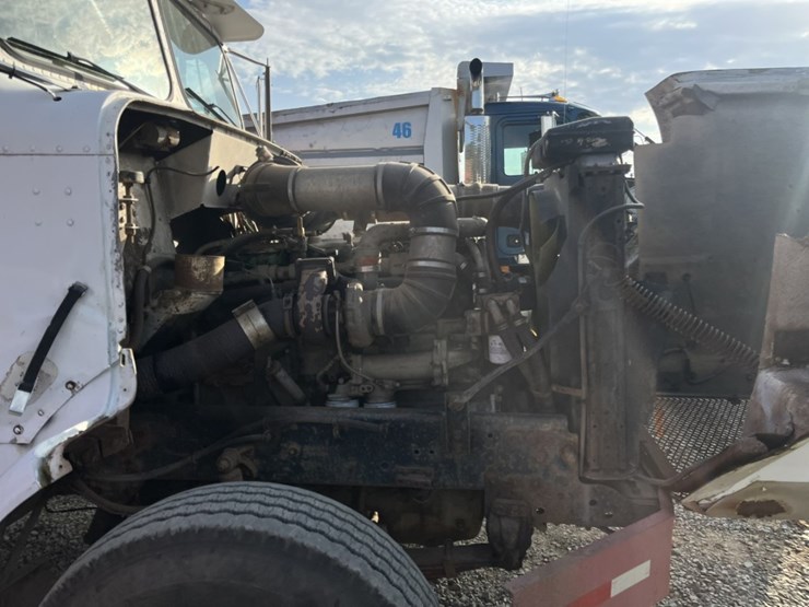 #5001-•-1988-freightliner-mb80-tandem-axle-dump-truck-image-38