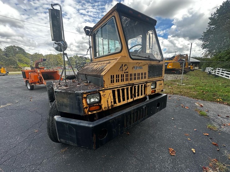 #139-•-ottawa-spotter-truck-image-1