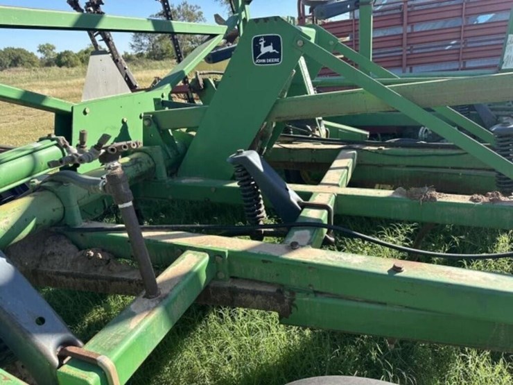 john-deere-680-image-17