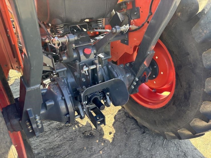 2021-kubota-l4701d-image-10