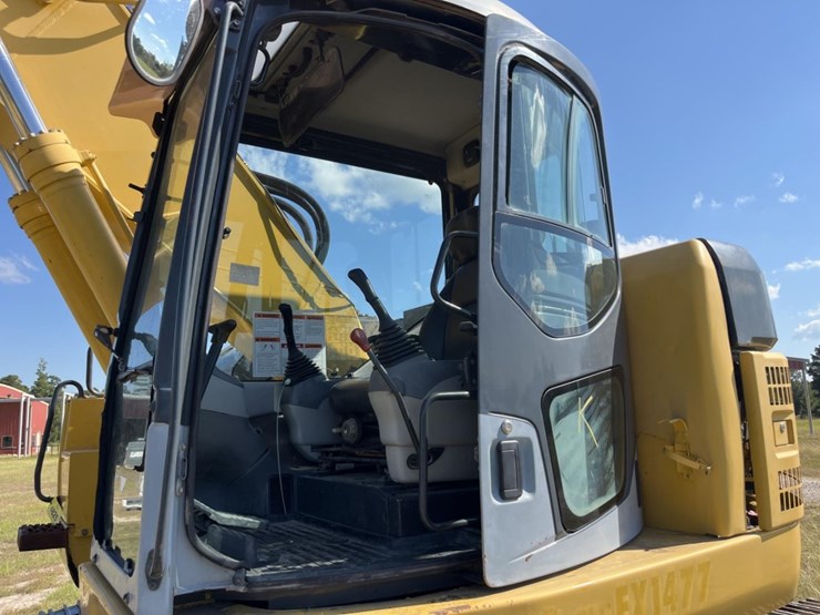 komatsu-pc228us-lc-image-62