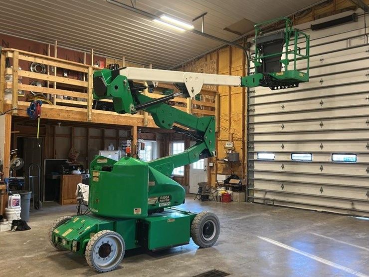 2017-jlg-e400a-image-38