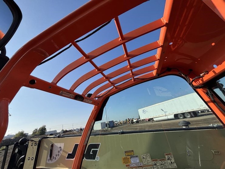 2017-jlg-g5-18a-image-35