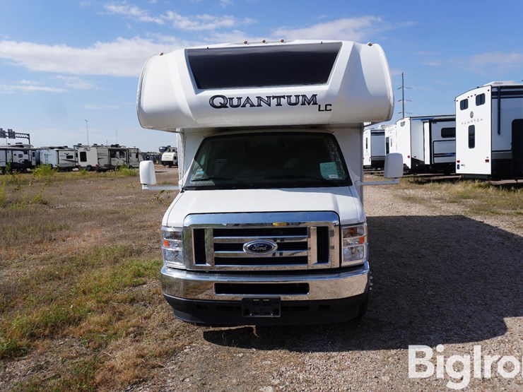 2022-ford-e350-image-2