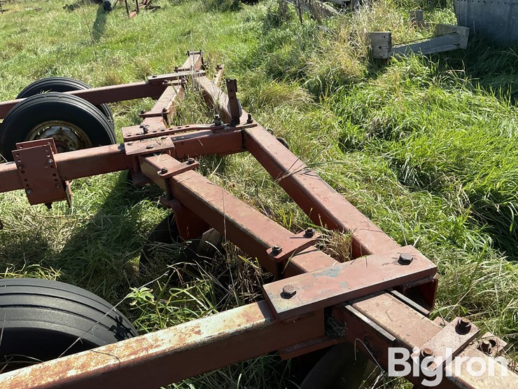 massey-ferguson-620-image-16