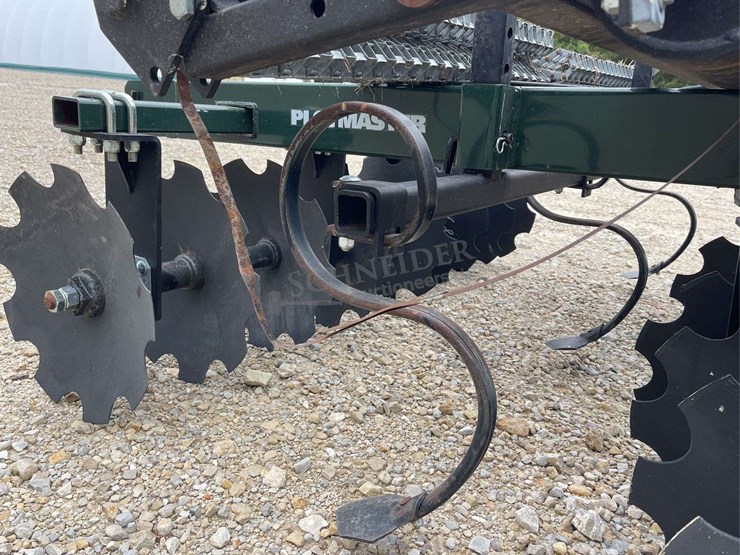 unused-plotmaster-6'-3-pt.-food-plot-disc-seeder,-from-the-estate-of-dr.-ken-buchmann-image-16