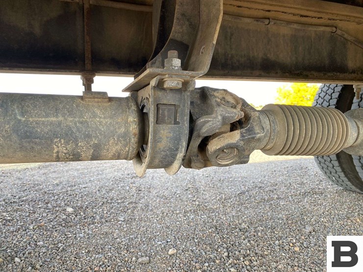 2014-hino-268-image-15