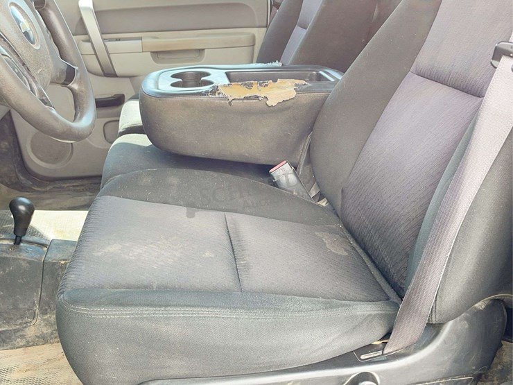 2012-chevrolet-3500-image-43