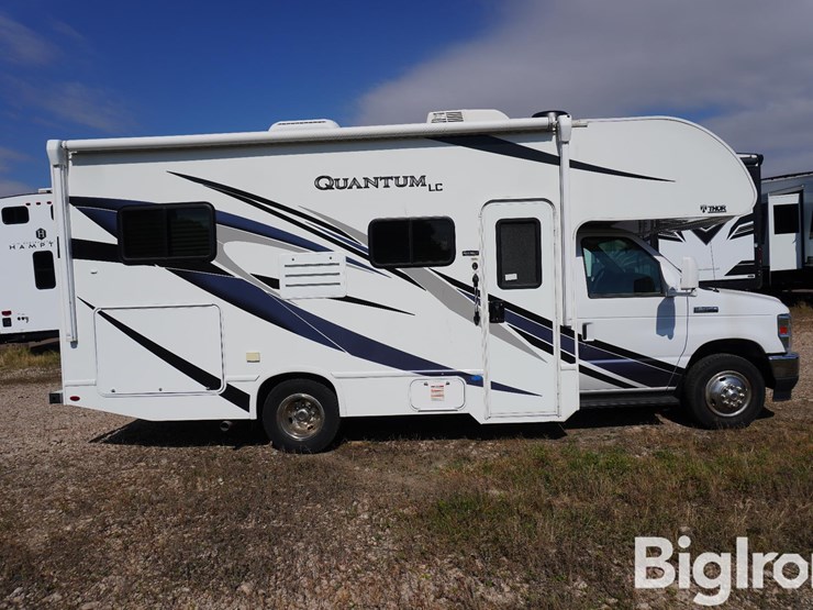 2022-ford-e350-image-4