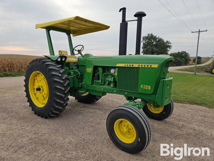 1972-john-deere-4320-image-3