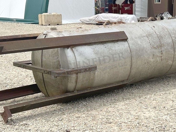 500-gallon-stainless-steel-upright-tank-w/-legs-image-3