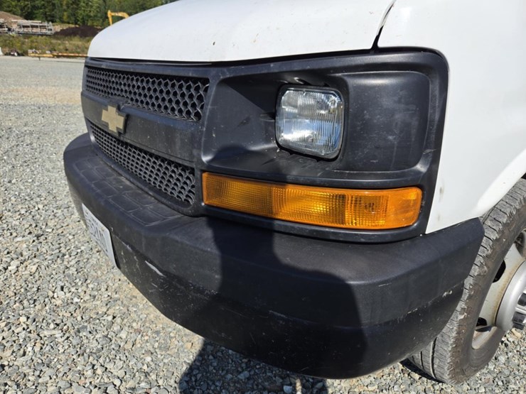#5013-•-2015-chevrolet-4500-box-truck-image-10