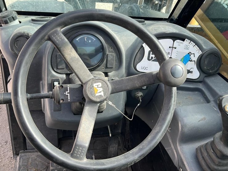 #102-•-2015-cat-th225c-telehandler-image-11