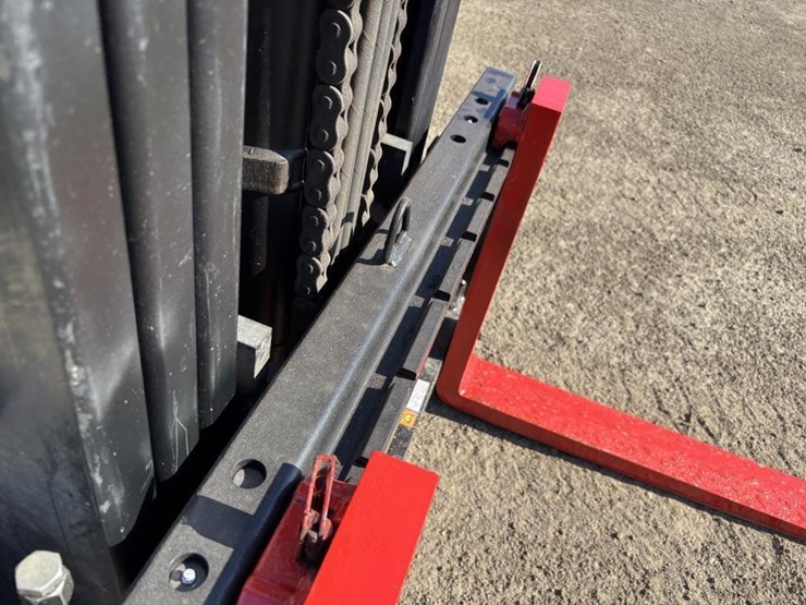 2018-toyota-8fdu30-image-12