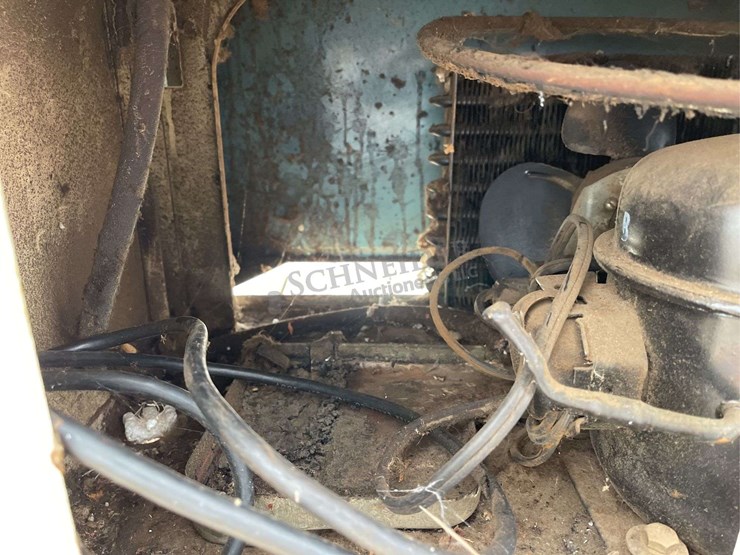 vintage-vendolator-pepsi-vending-machine-image-8