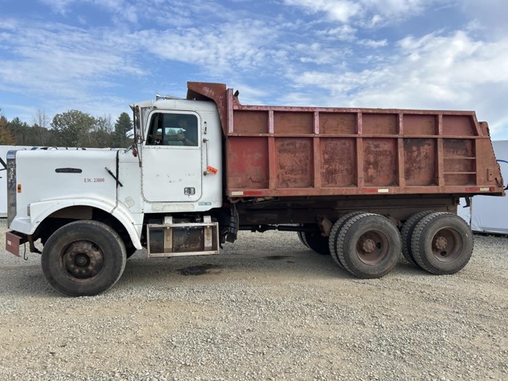 #5001-•-1988-freightliner-mb80-tandem-axle-dump-truck-image-2