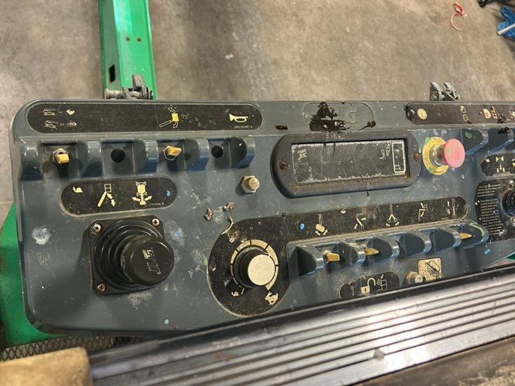 2017-jlg-e400a-image-4