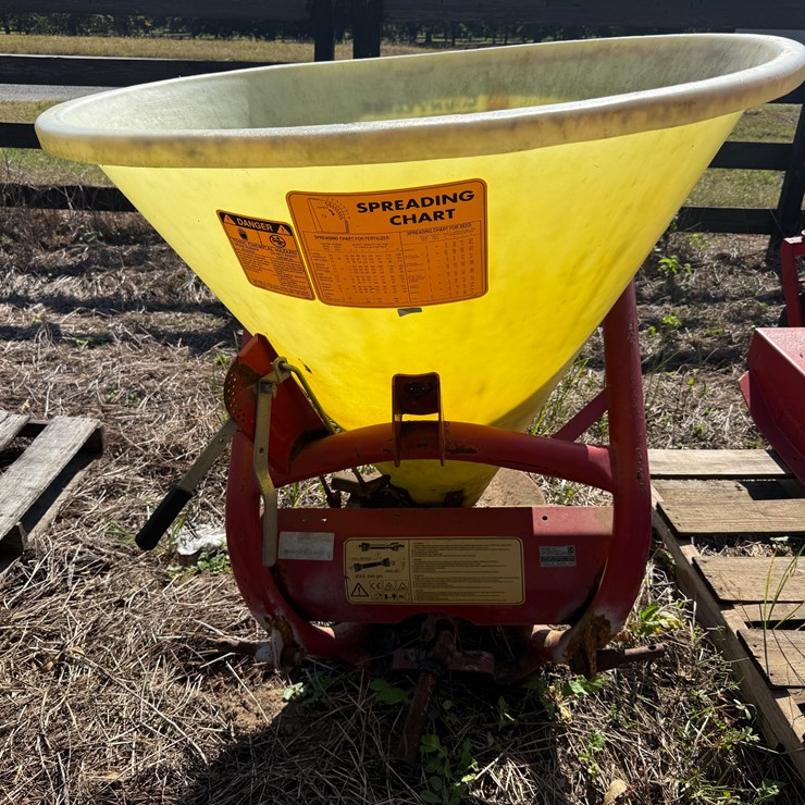 #50 • #1005 • 3 Point Spreader