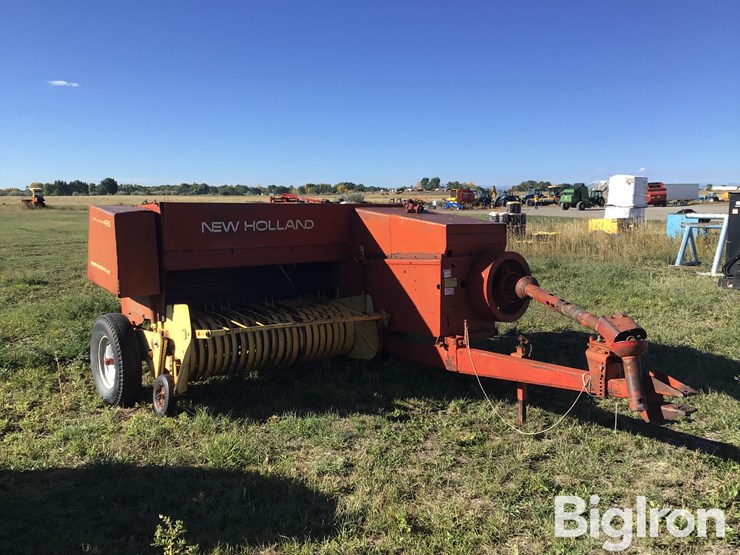 new-holland-425-image-1