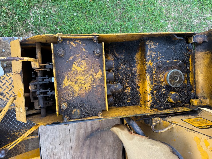 john-deere-350-image-30