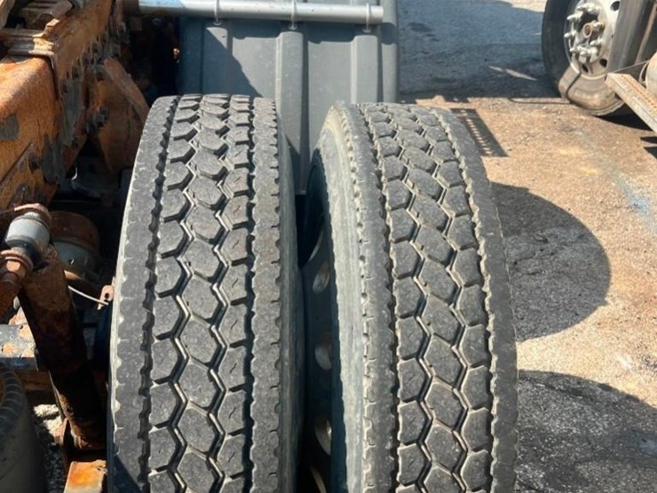 2018-western-star-4900-image-11