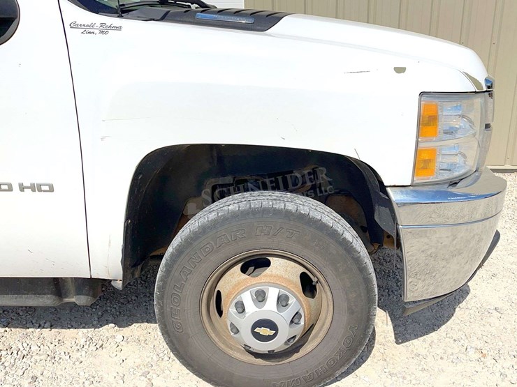 2012-chevrolet-3500-image-13