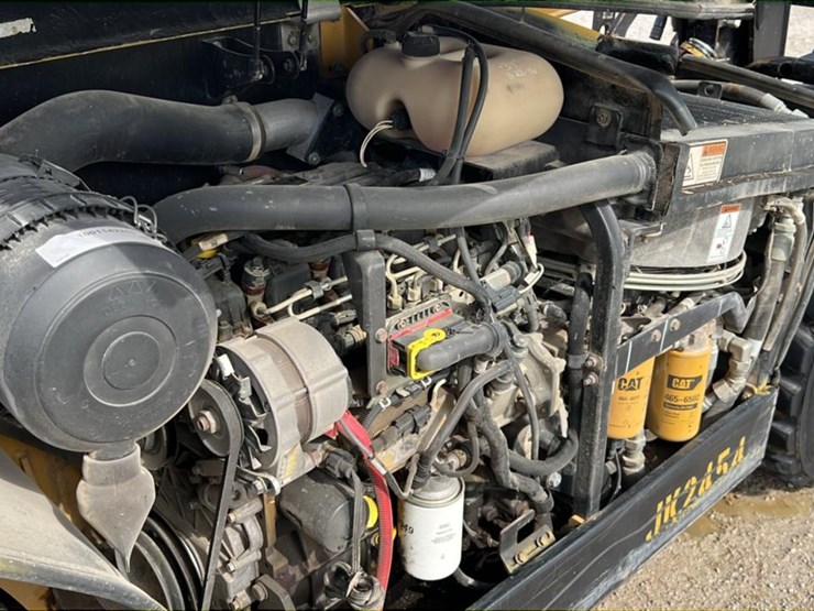 #102-•-2015-cat-th225c-telehandler-image-19