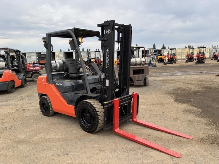 2011-toyota-8fgu30-image-2