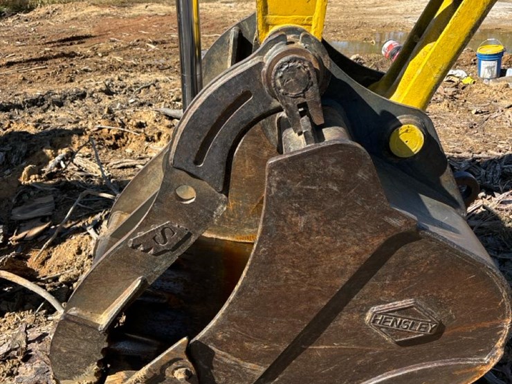 2014-komatsu-pc210-lc-10-image-27