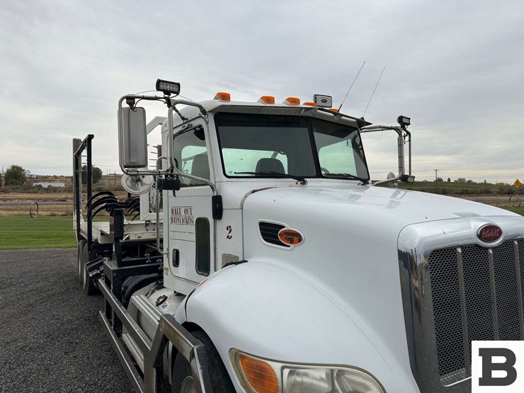 2013-peterbilt-348-image-8