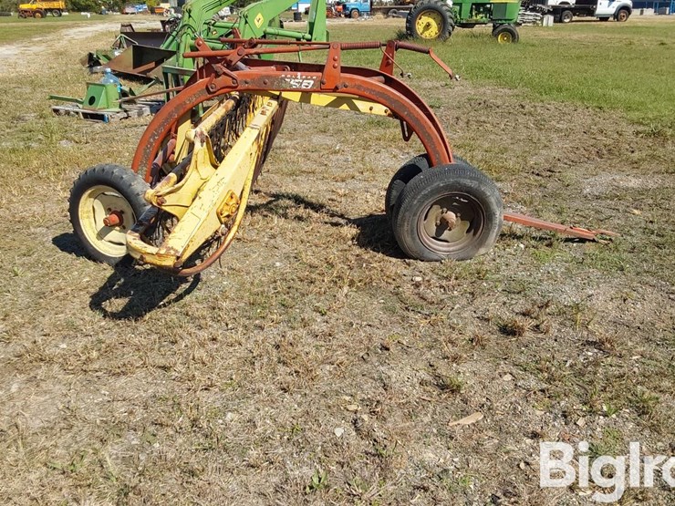 new-holland-258-image-4