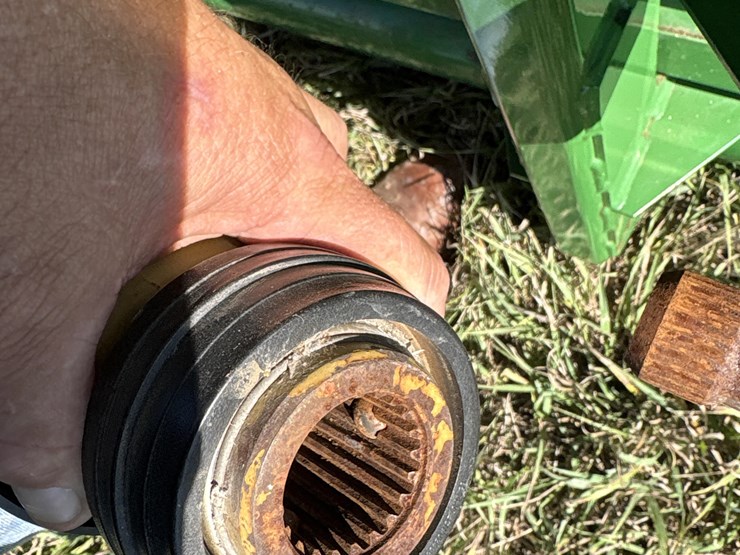 2010-john-deere-630f-image-19