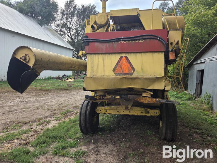 1977-new-holland-tr70-image-6